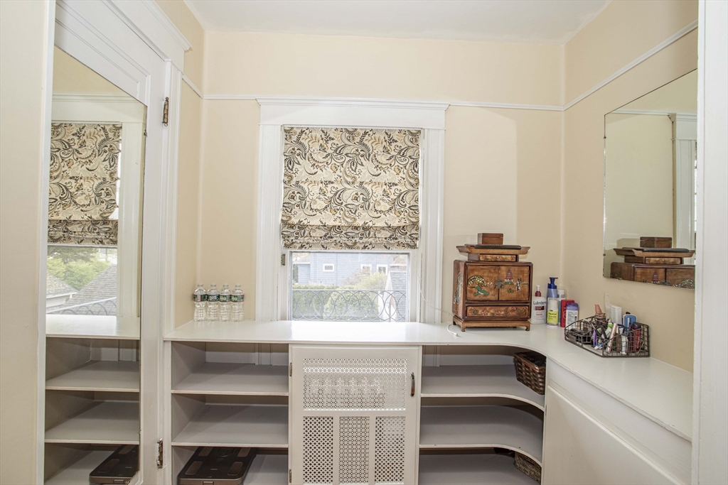 552 West Elm Street