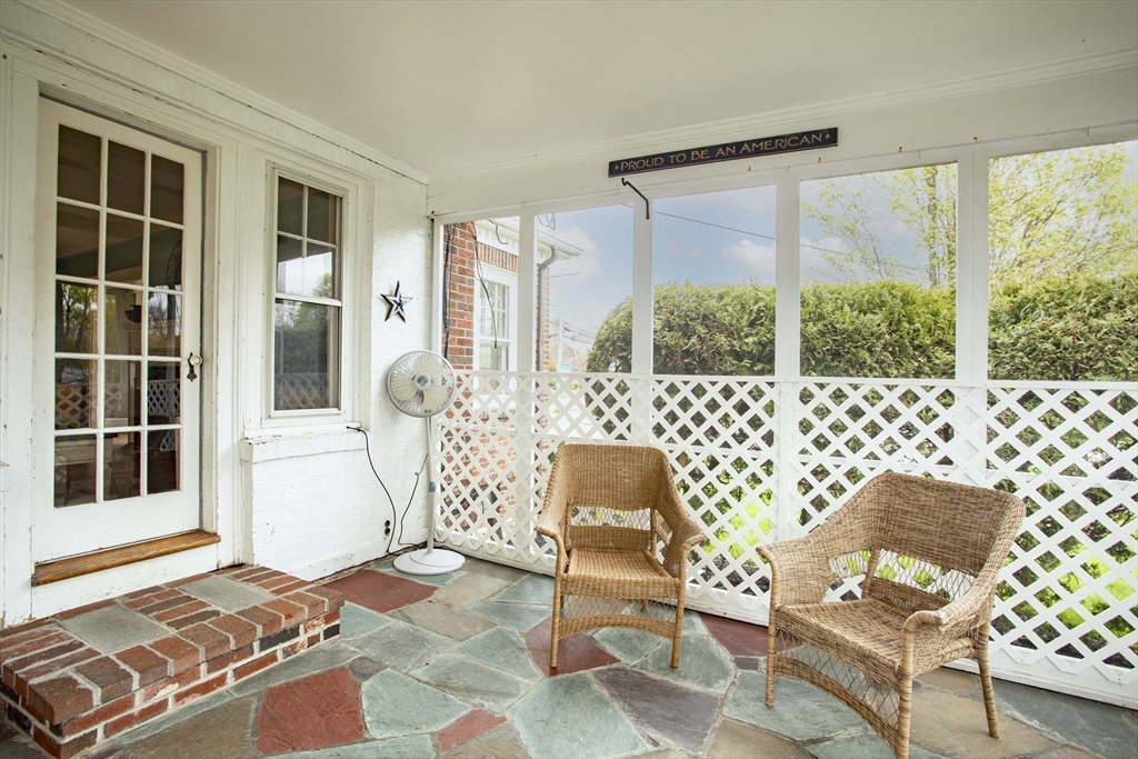 552 West Elm Street