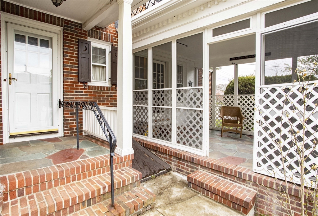 552 West Elm Street