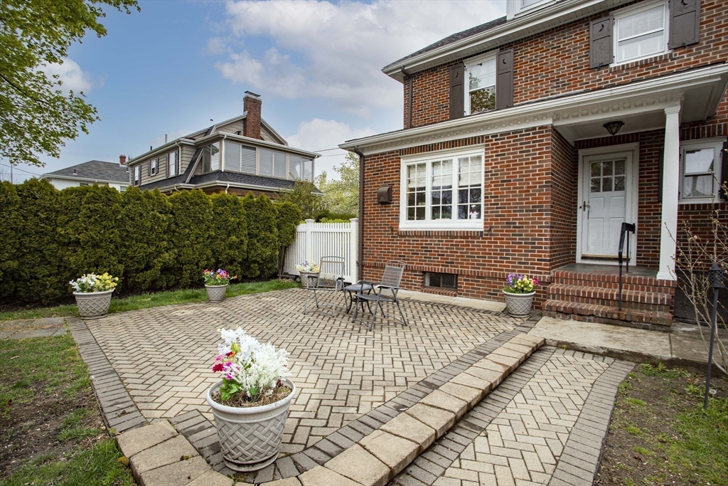 552 West Elm Street