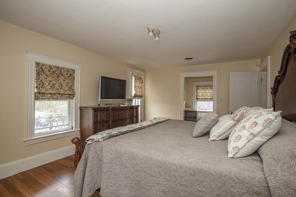 552 West Elm Street