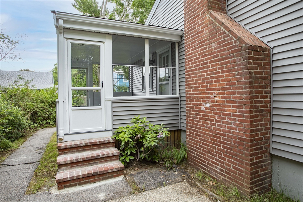 203 Falconer Ave