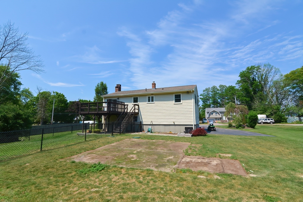 633 Williams St