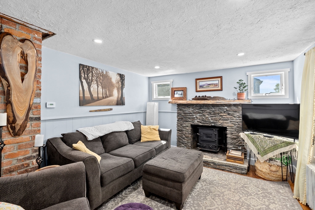 75 Standish Ave
