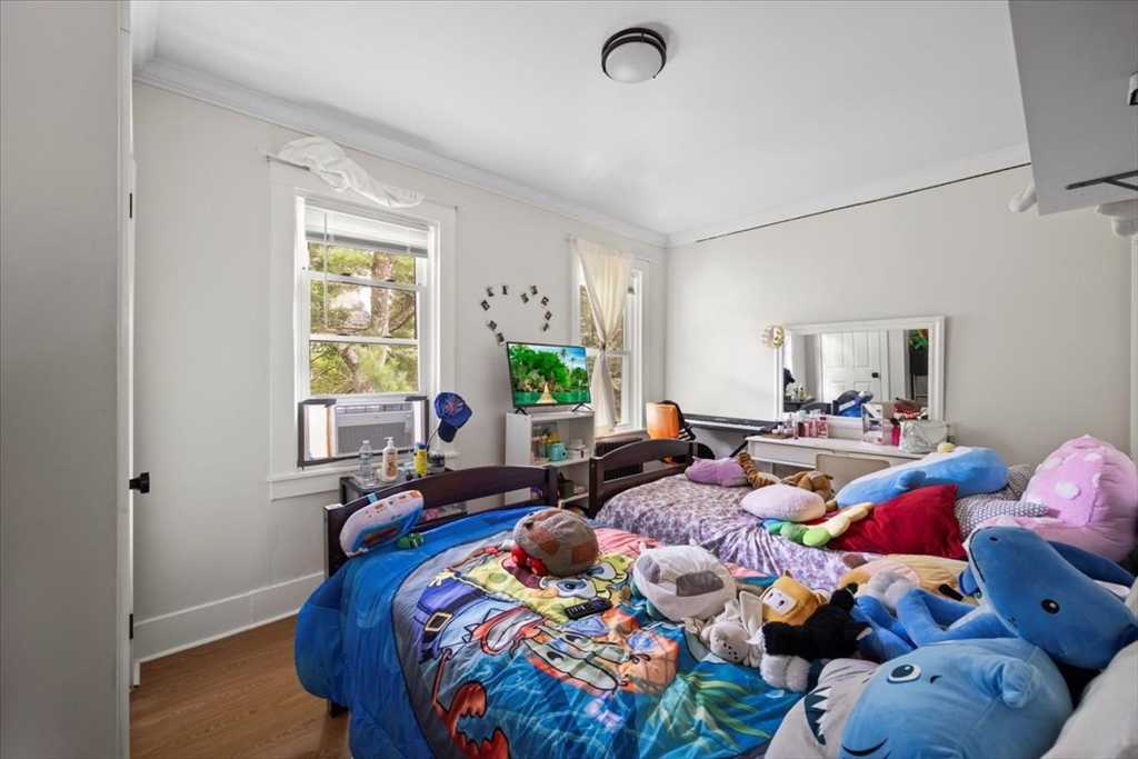 24 Linden St