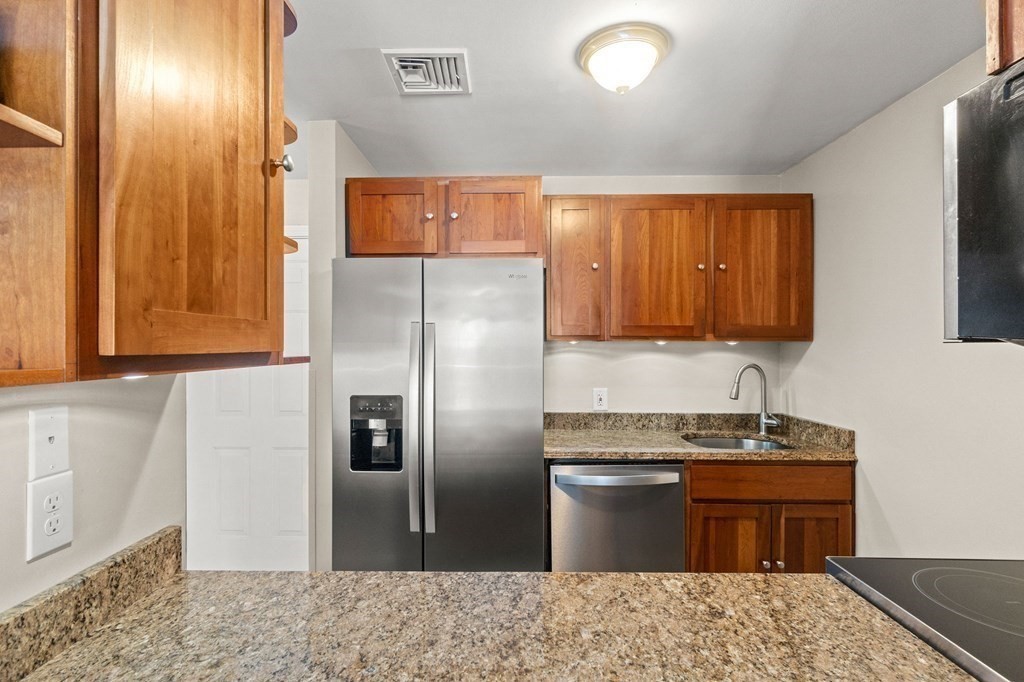 450 Somerset Ave # 4 Unit: 4-4