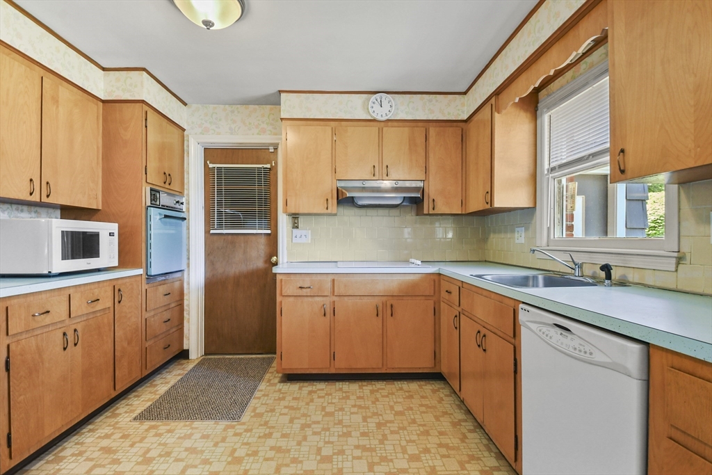 16 Chilton Rd