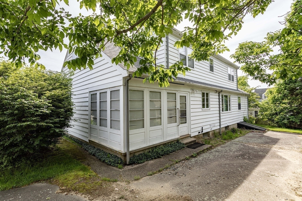 595 Washington Street
