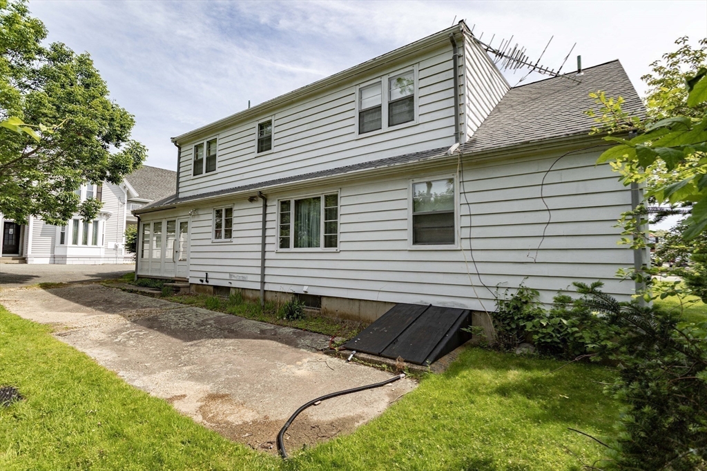595 Washington Street