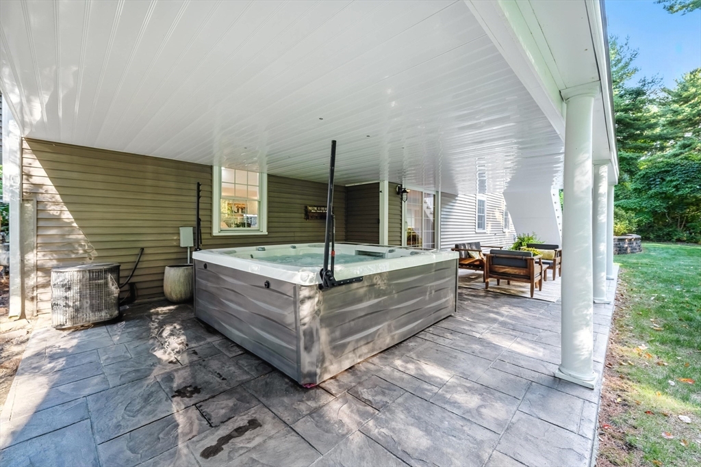 51 Stonegate Dr