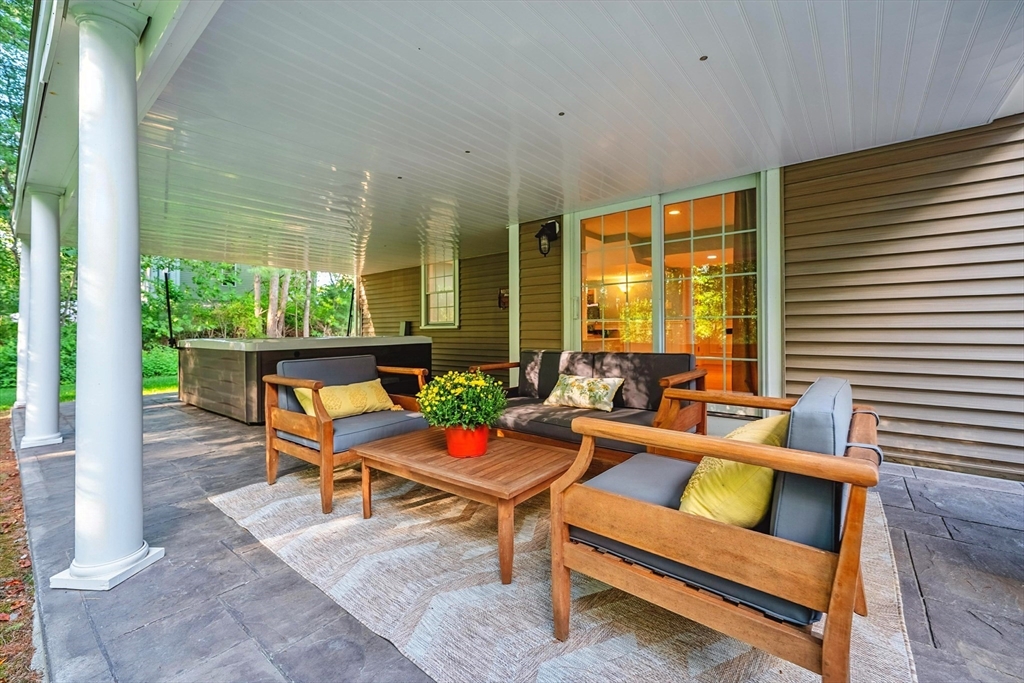 51 Stonegate Dr