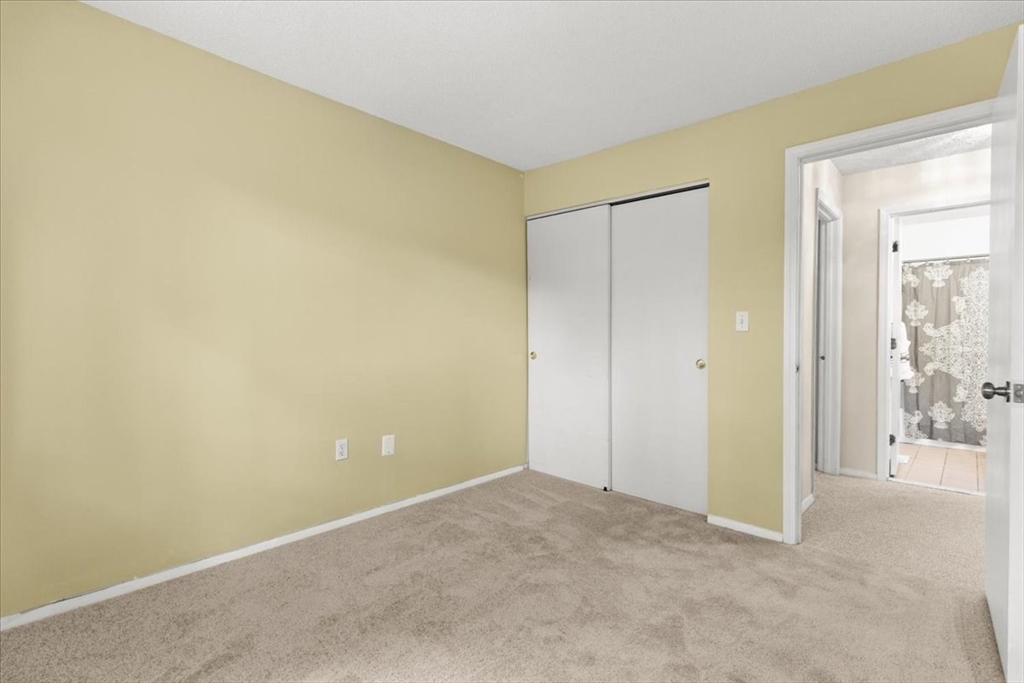 230 Greenbrook Drive # 06 Unit: 6-06