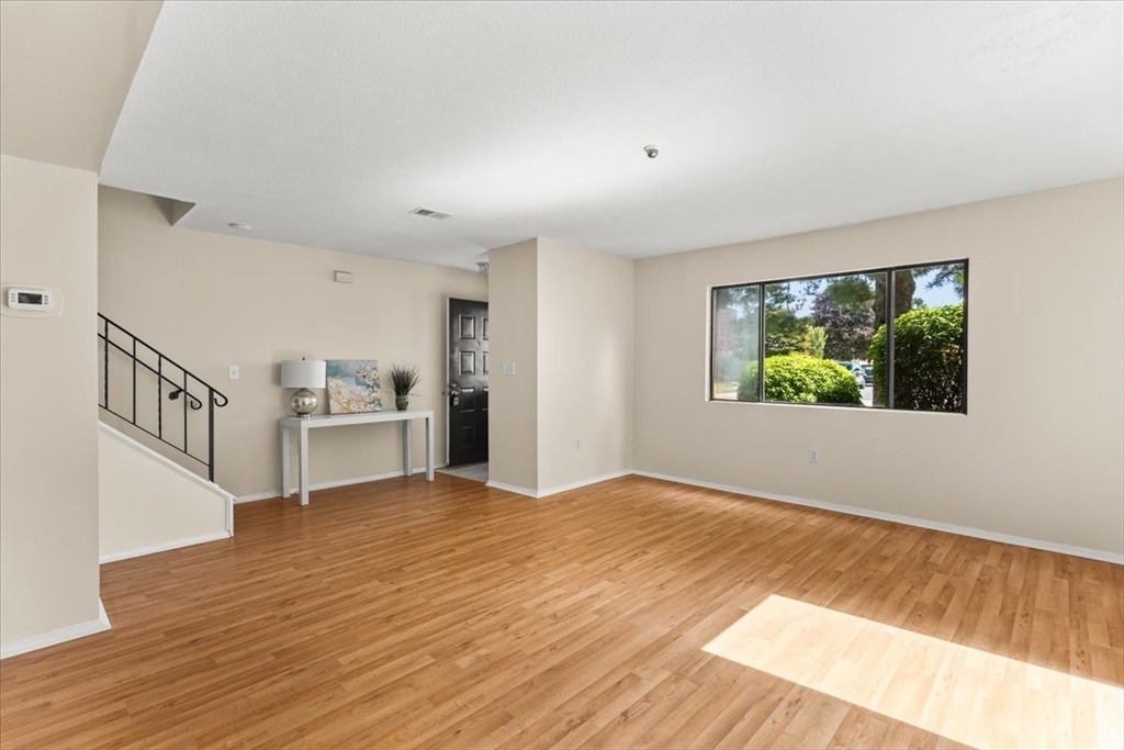 230 Greenbrook Drive # 06 Unit: 6-06