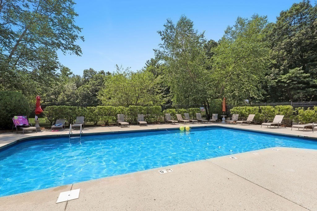 230 Greenbrook Drive # 06 Unit: 6-06