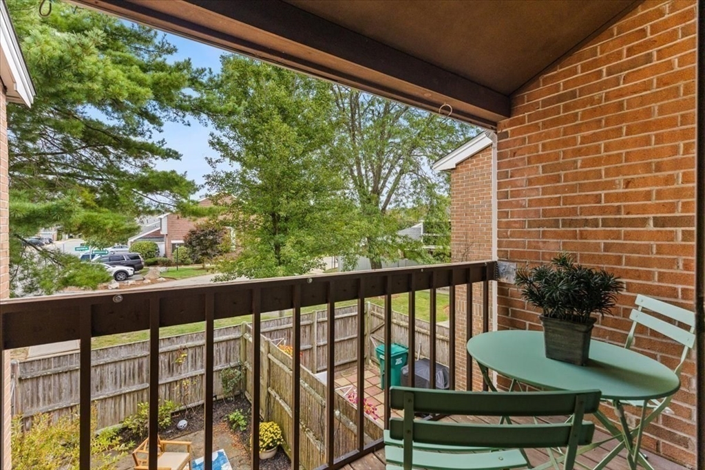 230 Greenbrook Drive # 06 Unit: 6-06