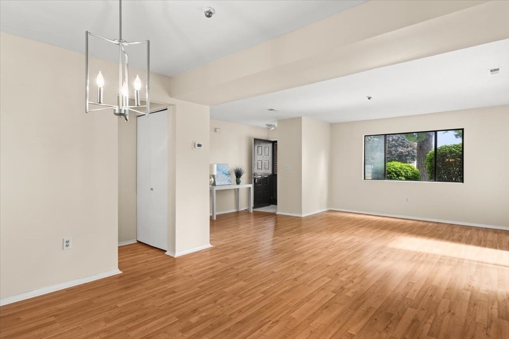 230 Greenbrook Drive # 06 Unit: 6-06