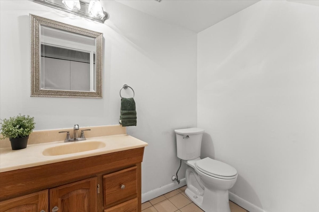 230 Greenbrook Drive # 06 Unit: 6-06