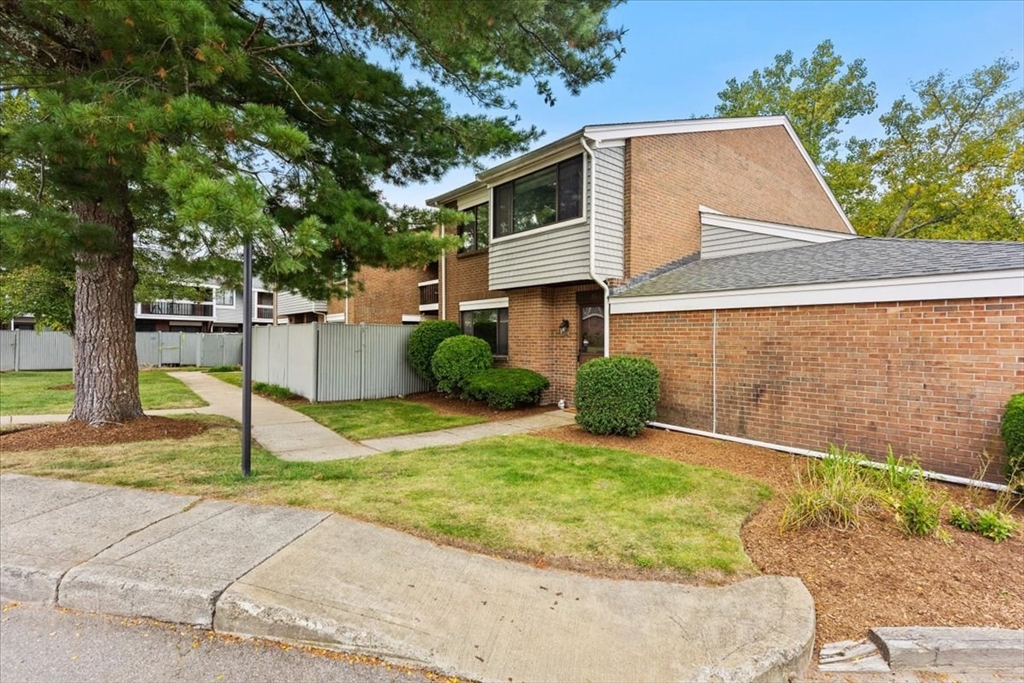 230 Greenbrook Drive # 06 Unit: 6-06