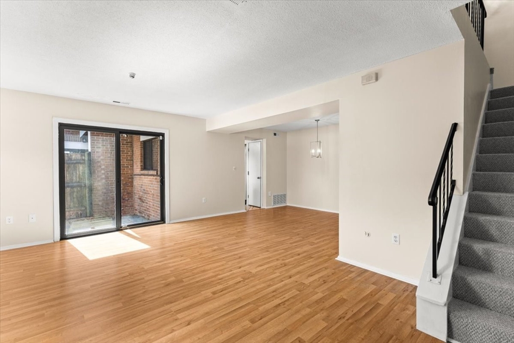 230 Greenbrook Drive # 06 Unit: 6-06