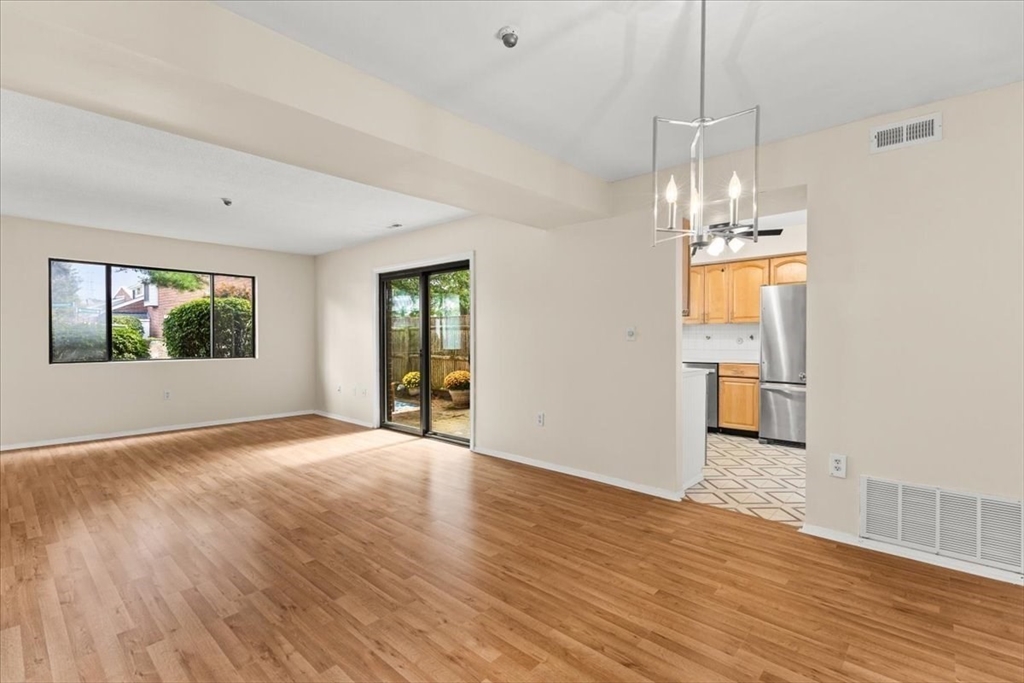 230 Greenbrook Drive # 06 Unit: 6-06