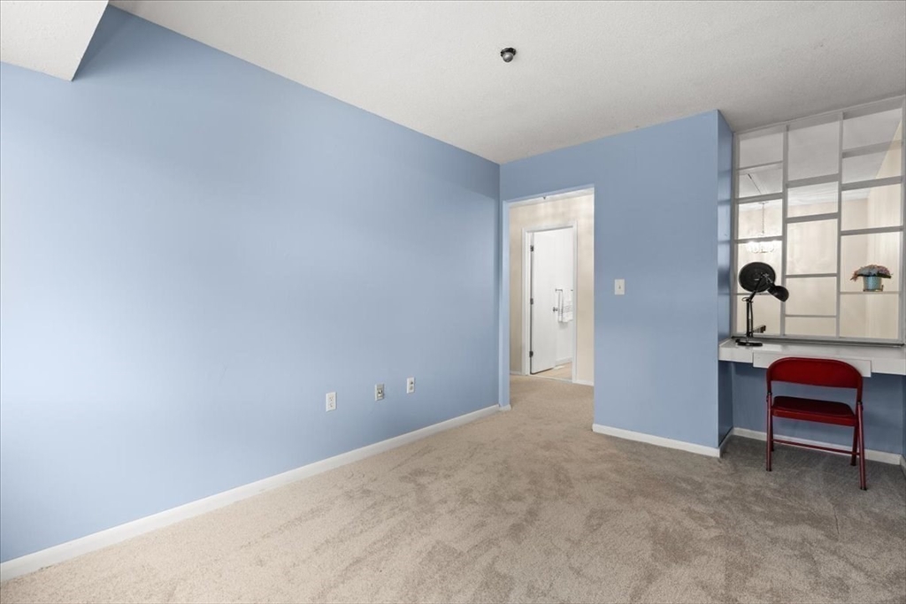 230 Greenbrook Drive # 06 Unit: 6-06