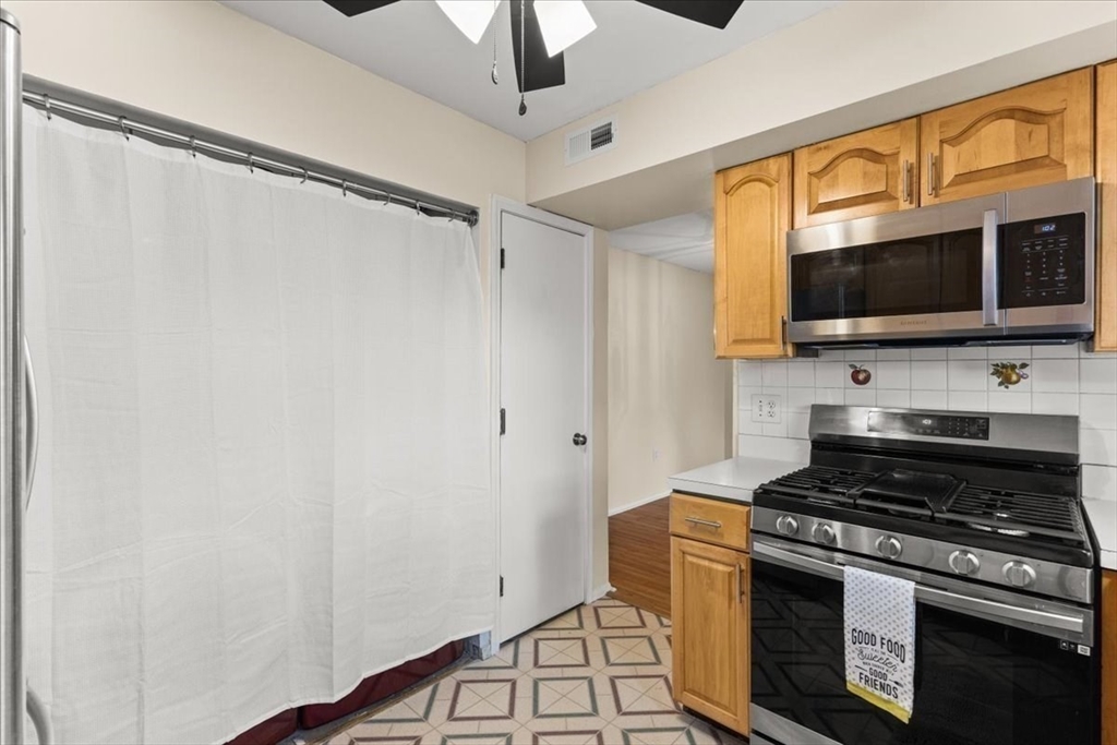 230 Greenbrook Drive # 06 Unit: 6-06