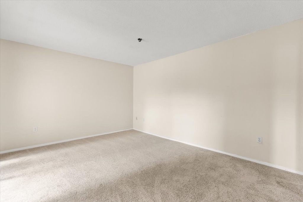 230 Greenbrook Drive # 06 Unit: 6-06