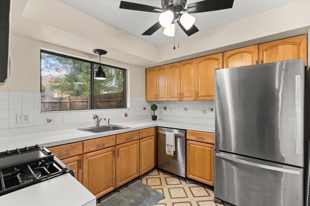230 Greenbrook Drive # 06 Unit: 6-06