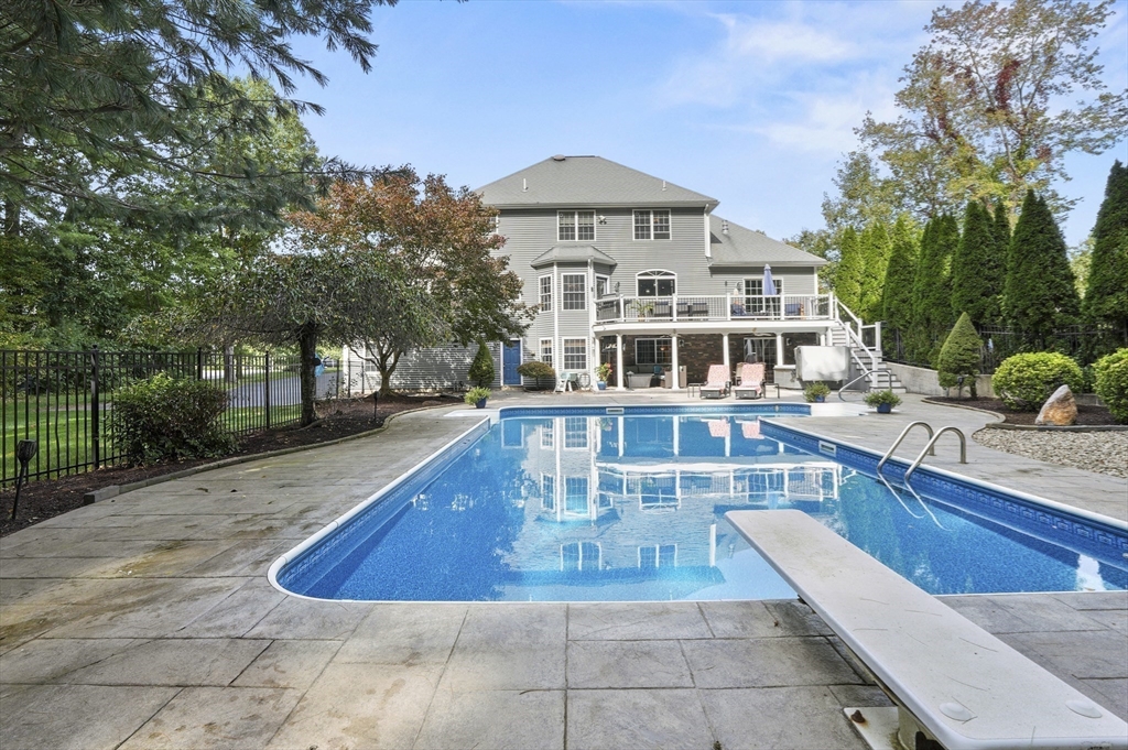 71 Stonegate Drive