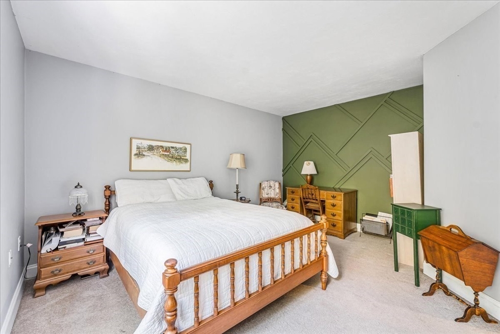 20 Edward Dr