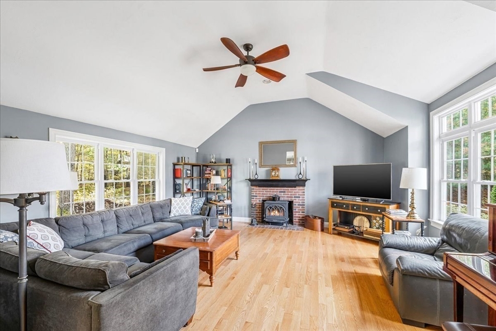 20 Edward Dr