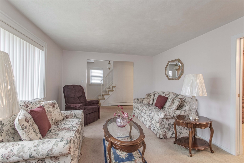 71 Vallaro Rd