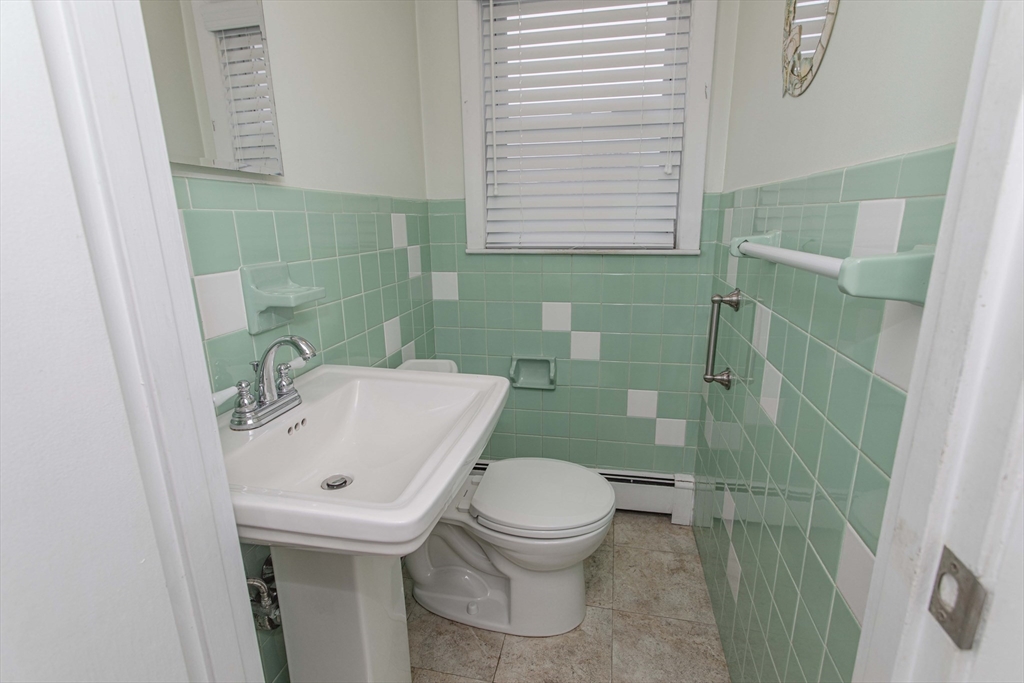 71 Vallaro Rd
