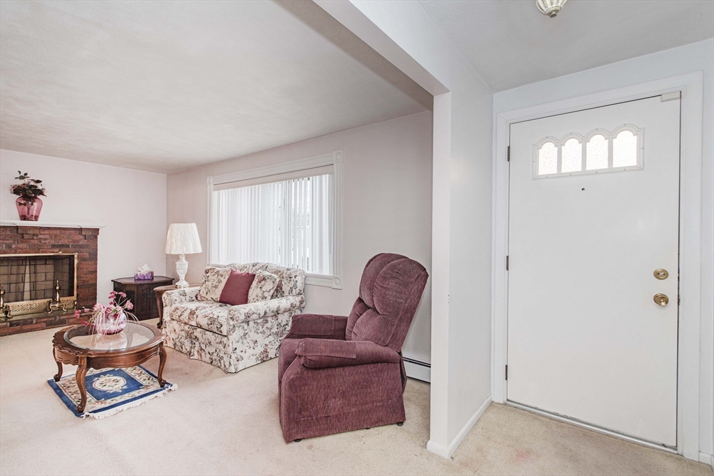 71 Vallaro Rd