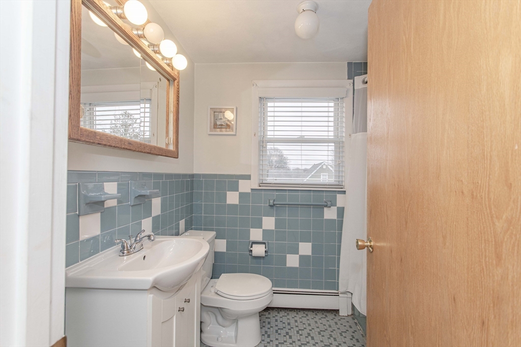 71 Vallaro Rd