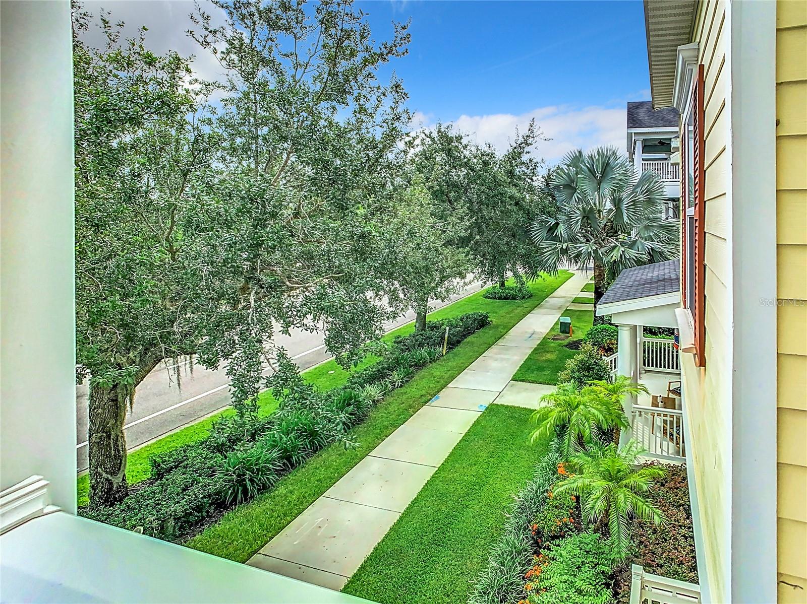 384 INNISBROOK LN