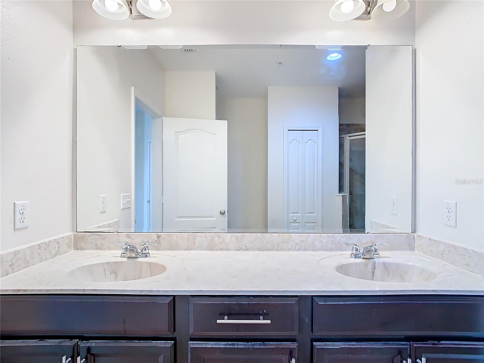 384 INNISBROOK LN