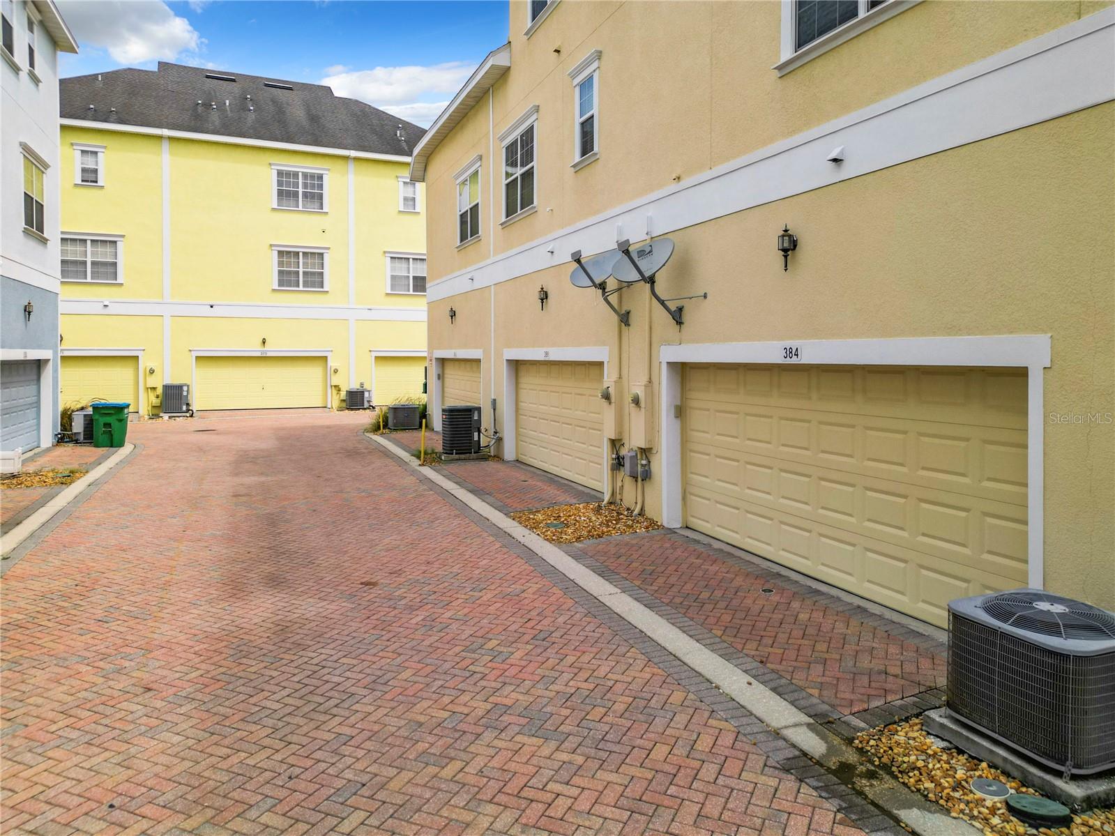 384 INNISBROOK LN