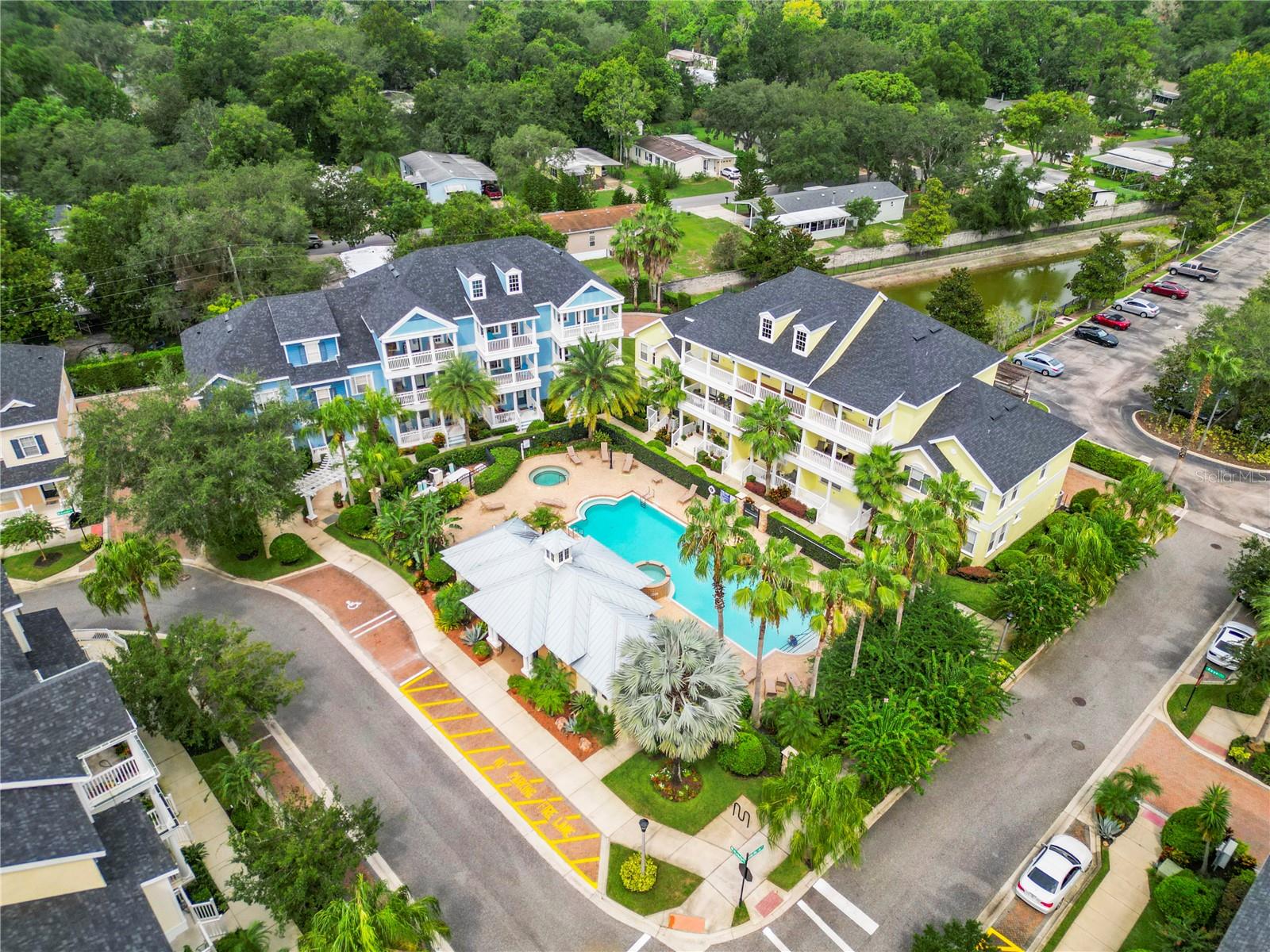 384 INNISBROOK LN