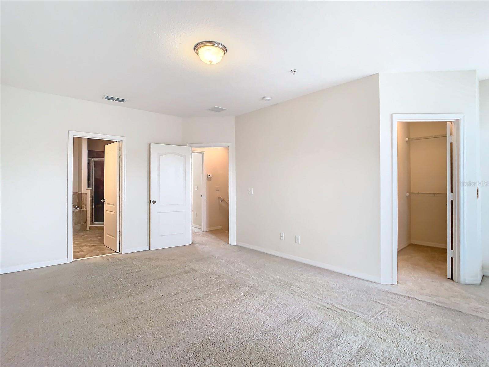 384 INNISBROOK LN