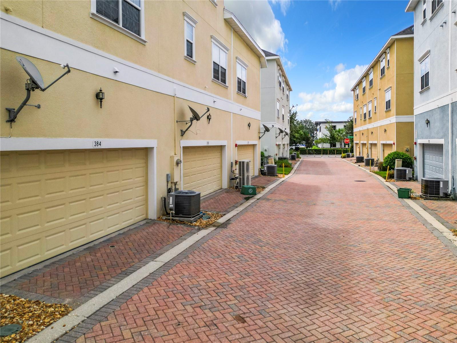 384 INNISBROOK LN