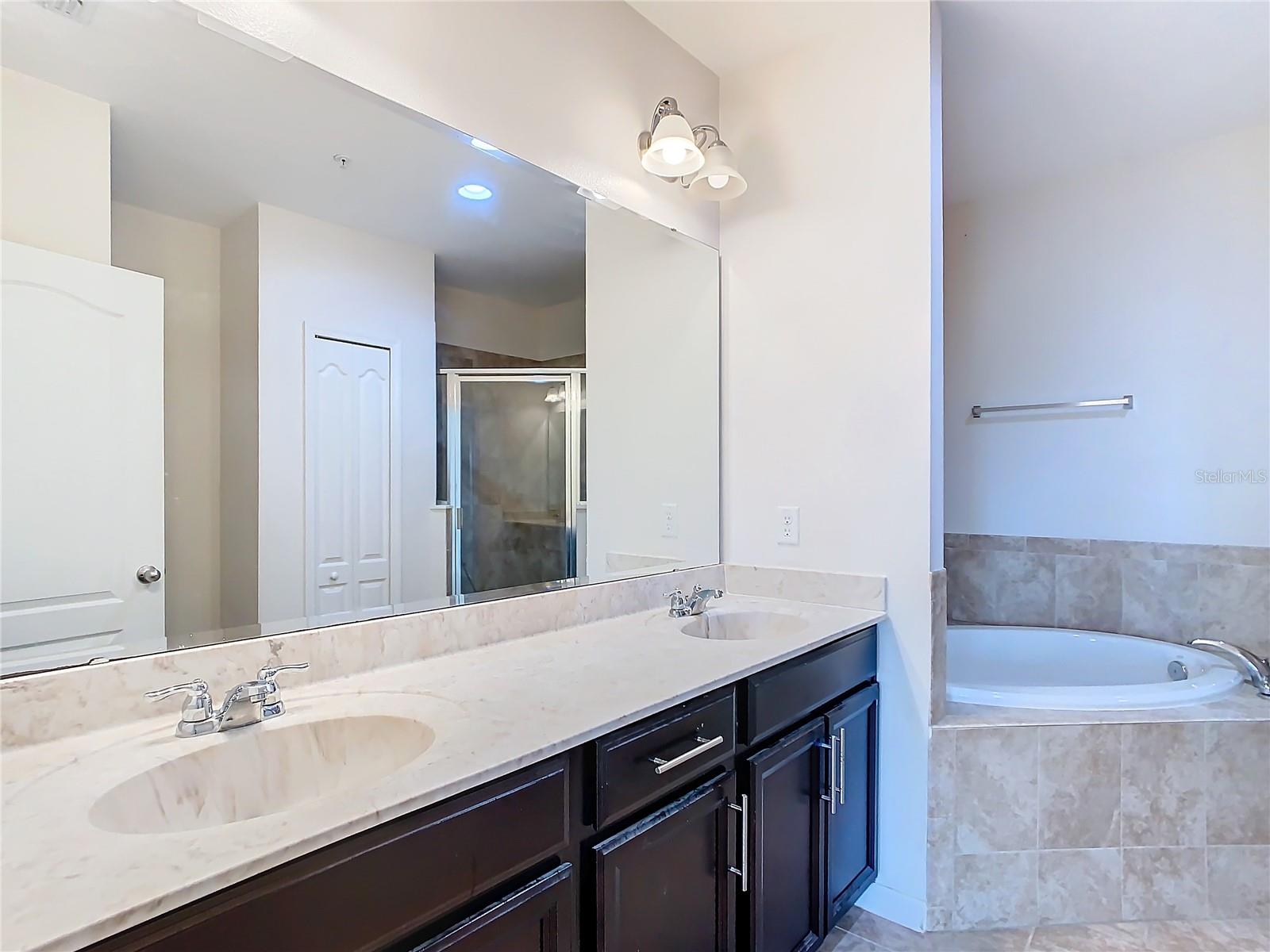 384 INNISBROOK LN