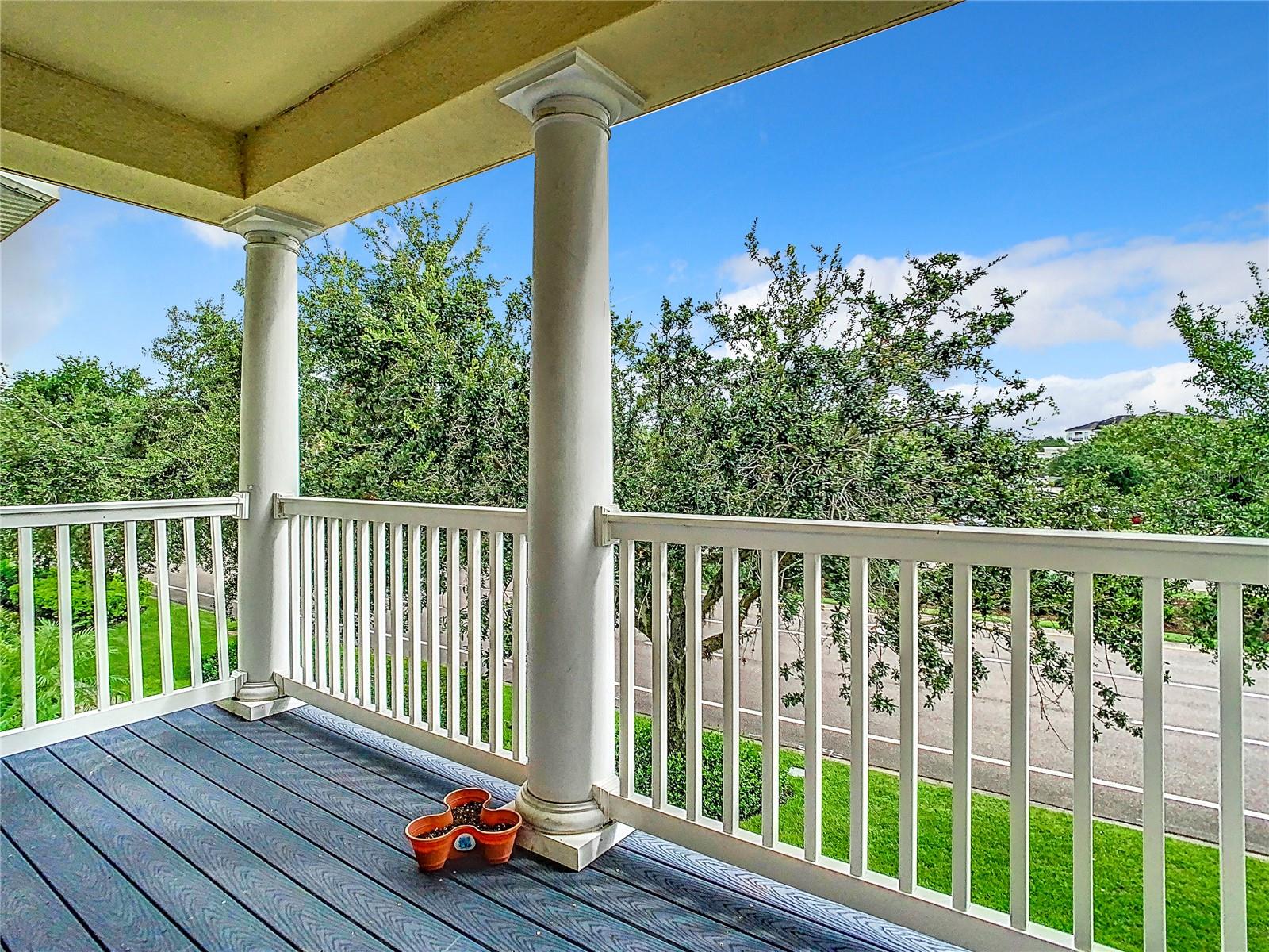 384 INNISBROOK LN