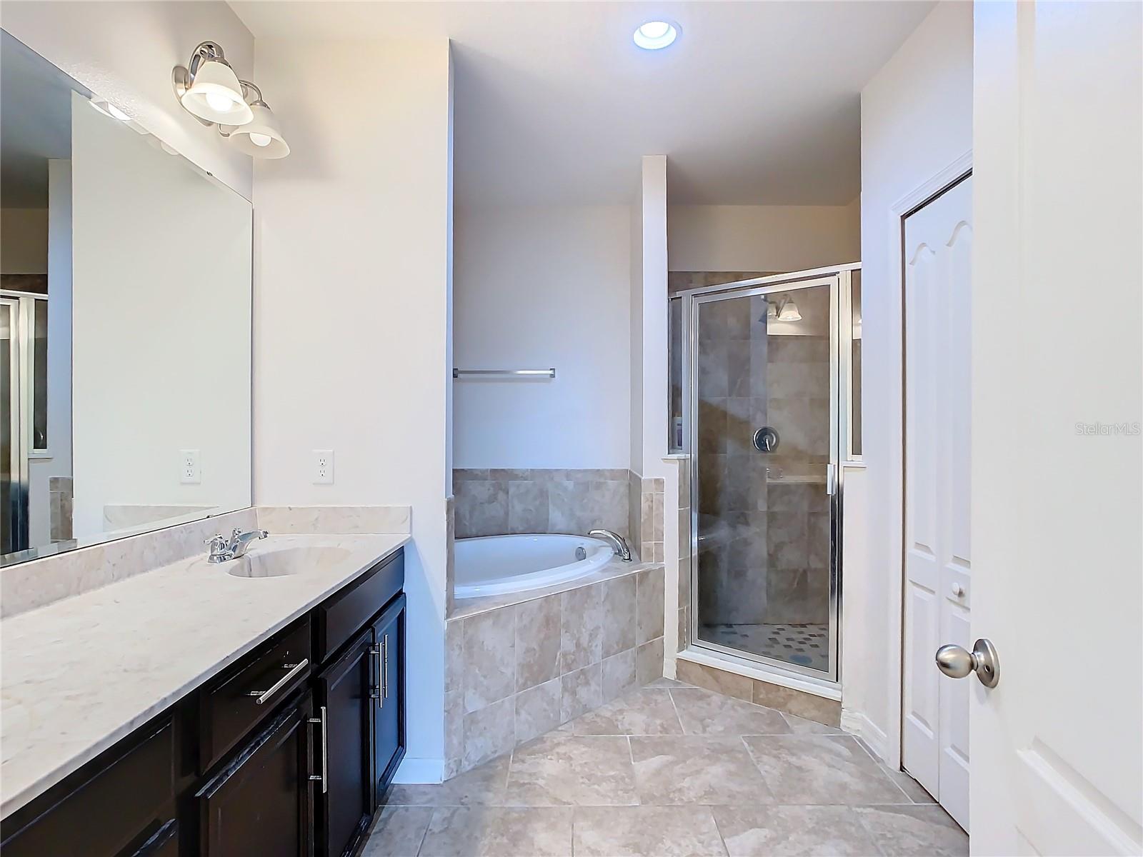 384 INNISBROOK LN