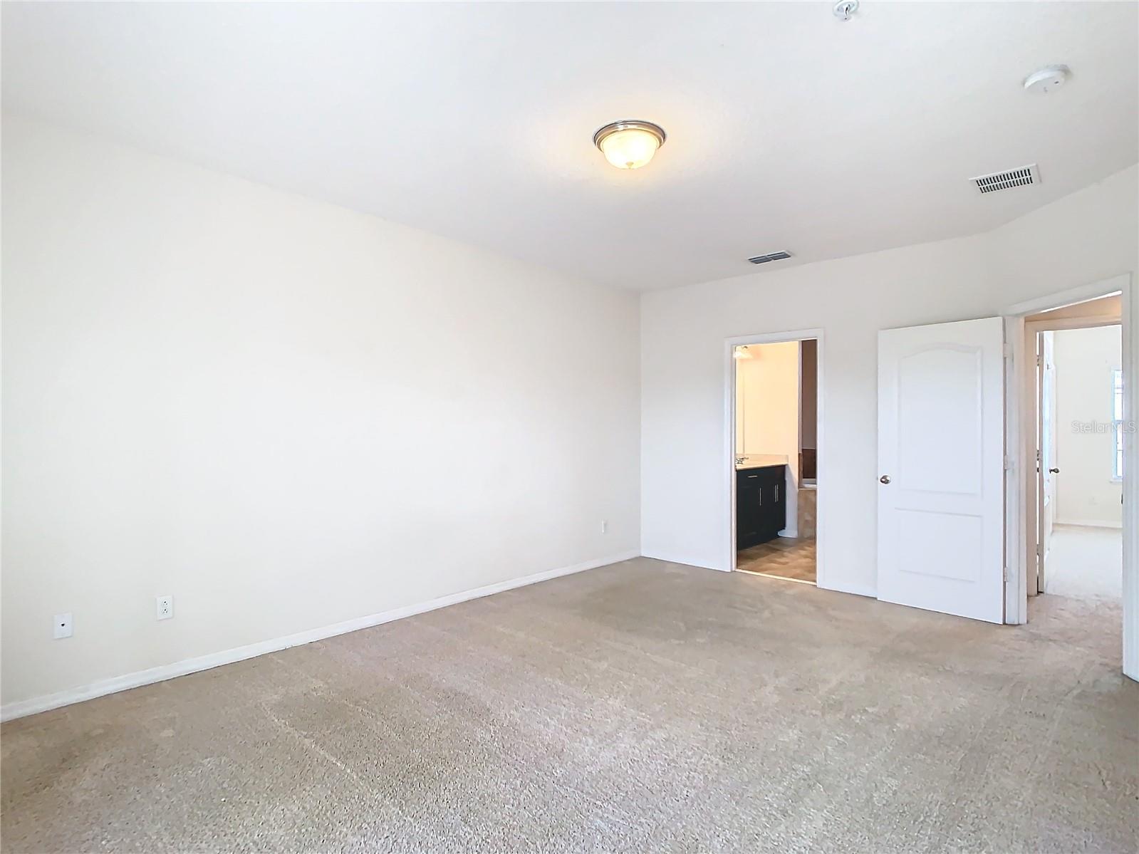 384 INNISBROOK LN