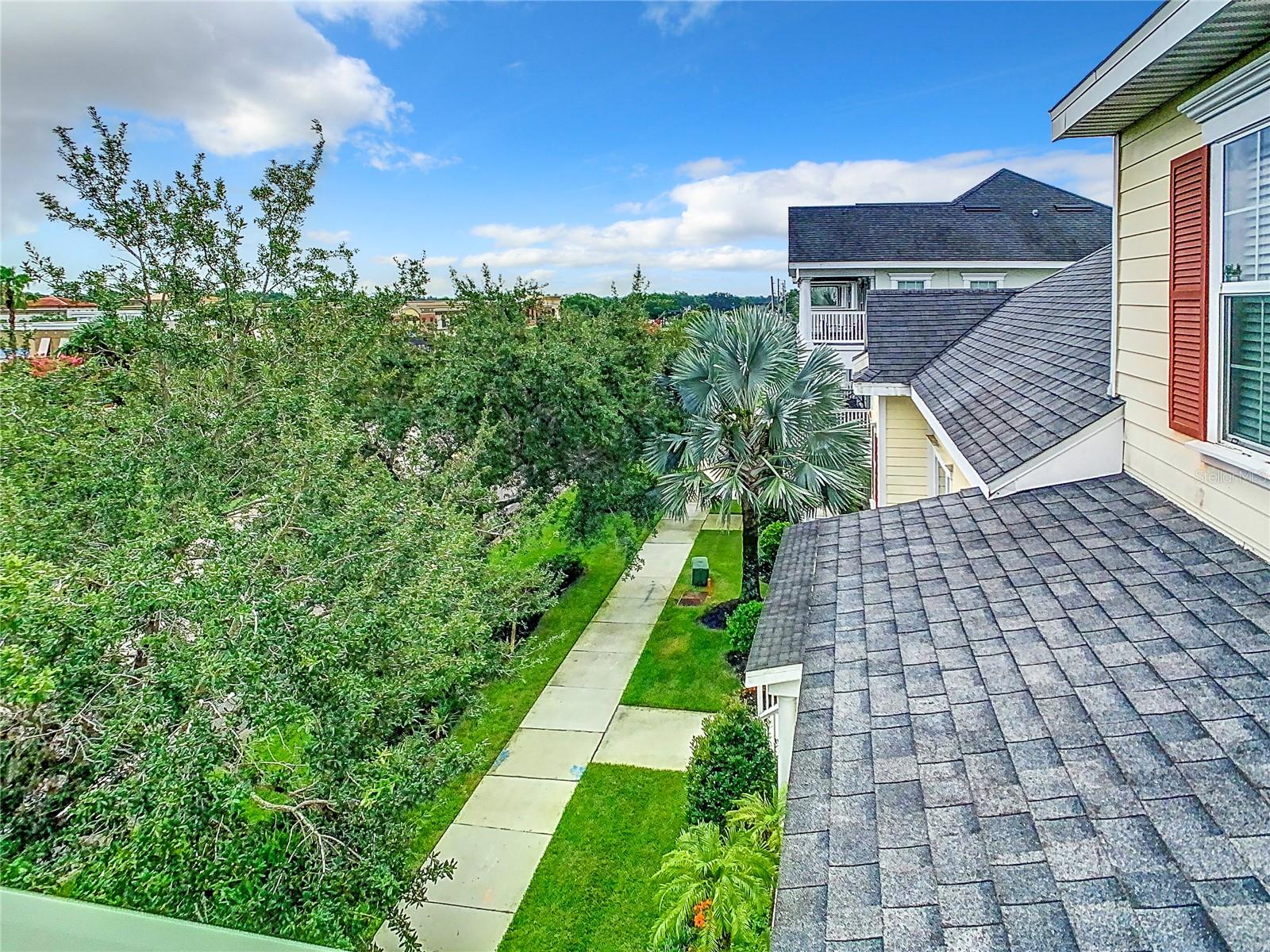 384 INNISBROOK LN