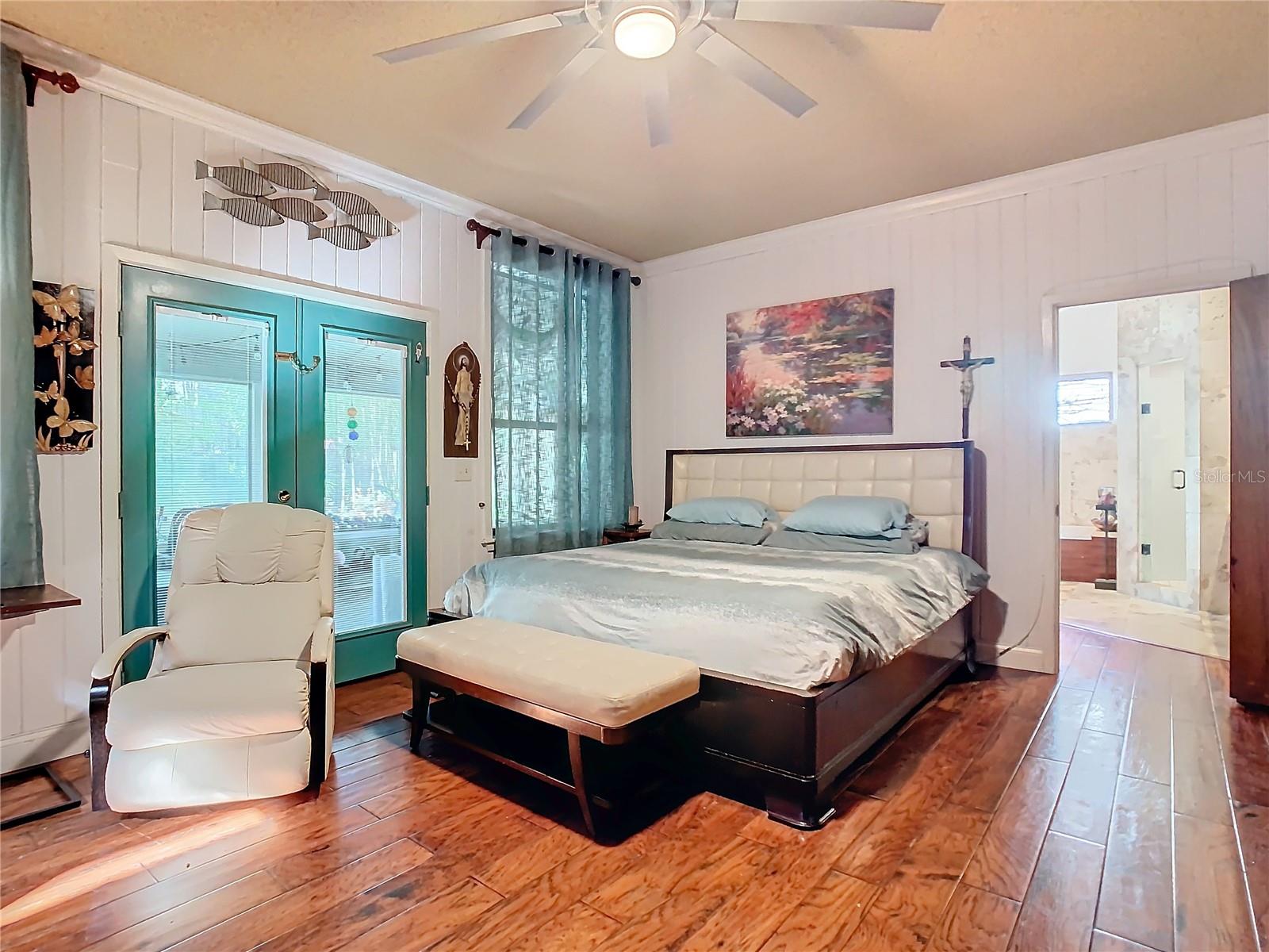 Key West-Style 5-Bedroom Pool Home in Maitland
