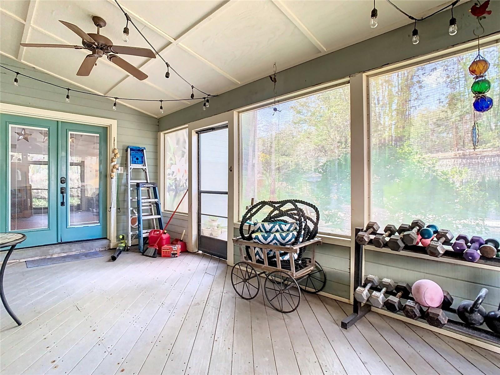 Key West-Style 5-Bedroom Pool Home in Maitland