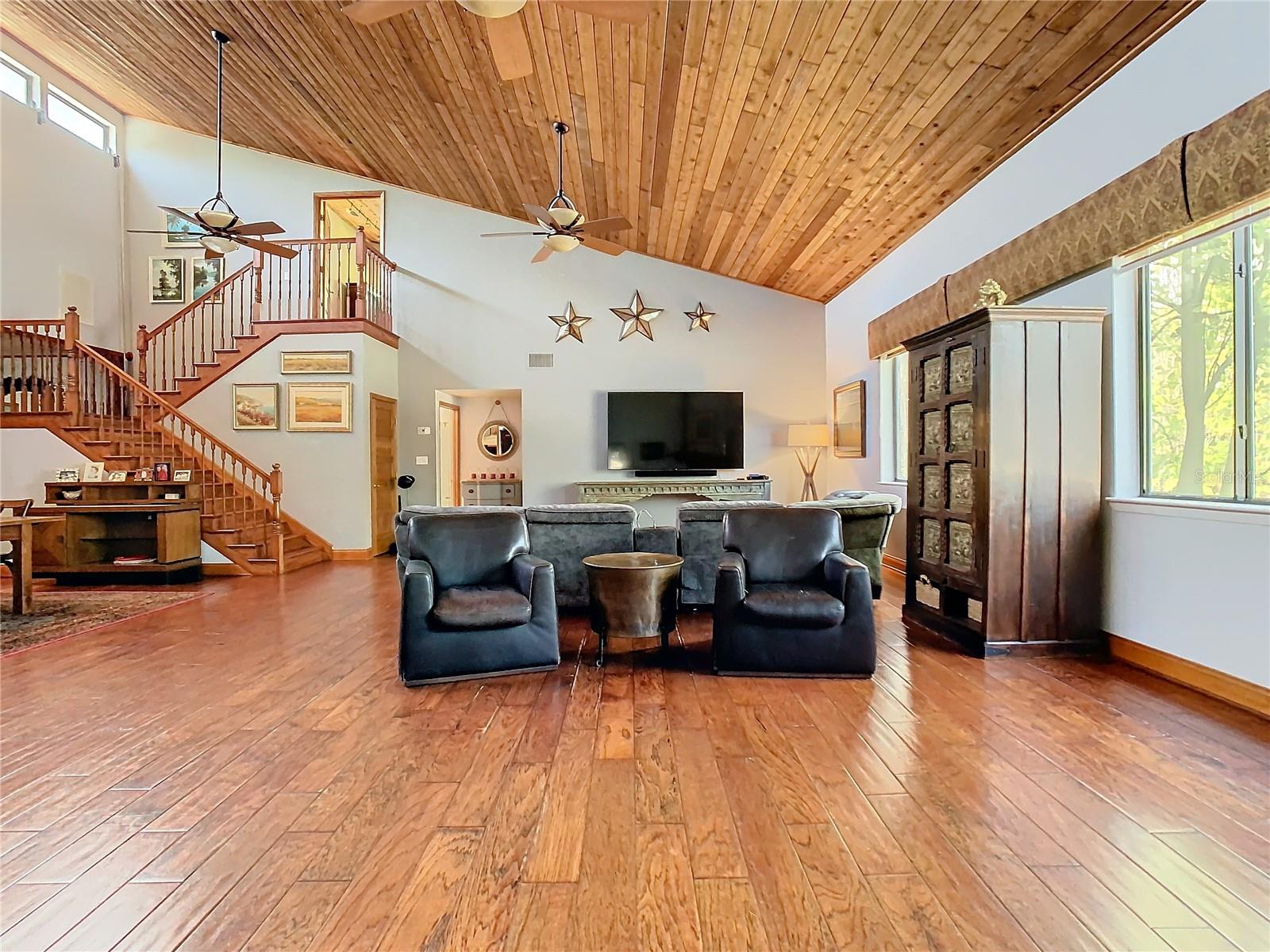 Key West-Style 5-Bedroom Pool Home in Maitland