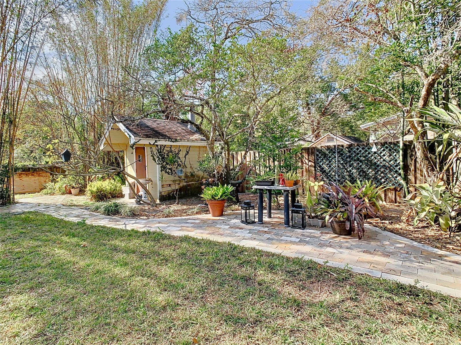 Key West-Style 5-Bedroom Pool Home in Maitland